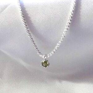 NWOT 925 sterling silver NECKLACE Peridot Pendant Women Girl back to school